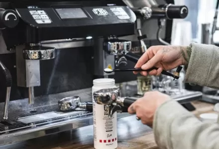 How Pressure Control Enhances the Performance of Industrial Coffee Machines